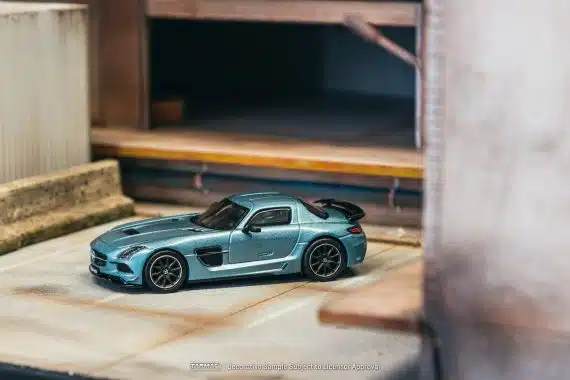 Tarmac Works 1:64 GLOBAL64 Mercedes-Benz SLS AMG Coupé Black Series Matte Blue