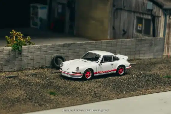 Tarmac Works 1:64 COLLAB64 Porsche 911 Carrera RS 2.7 Lightweight White/Red T64S-023-WR