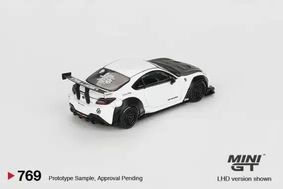 MINI GT No.769 Toyota GR86 LB★Nation White