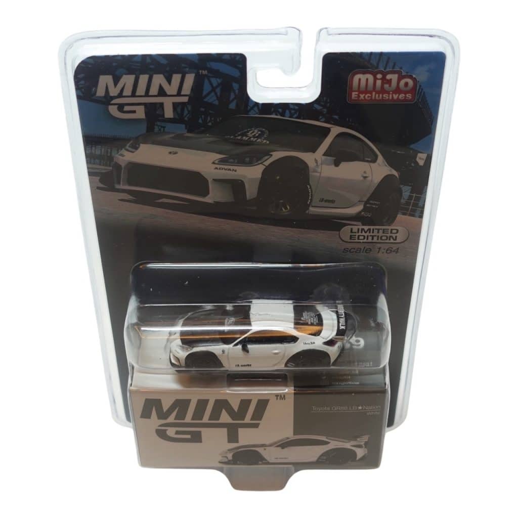 MINI GT No.769 Toyota GR86 LB★Nation White
