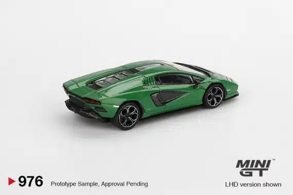 MINI GT No.976 Lamborghini Countach LPI 800-4 Verde Medio MGT00976