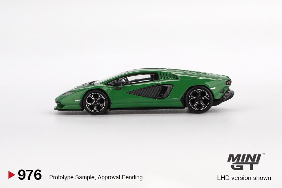MINI GT No.976 Lamborghini Countach LPI 800-4 Verde Medio MGT00976