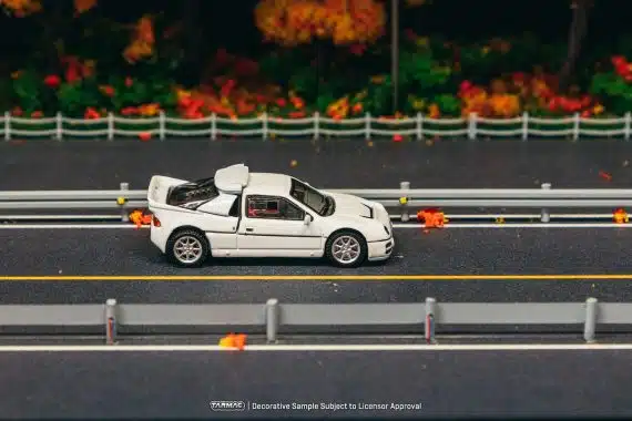 Tarmac Works 1:64 HOBBY64+ Ford RS200 White T64P-001-WH