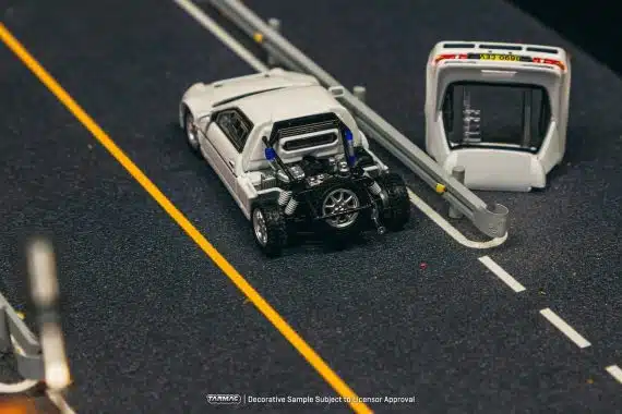 Tarmac Works 1:64 HOBBY64+ Ford RS200 White T64P-001-WH