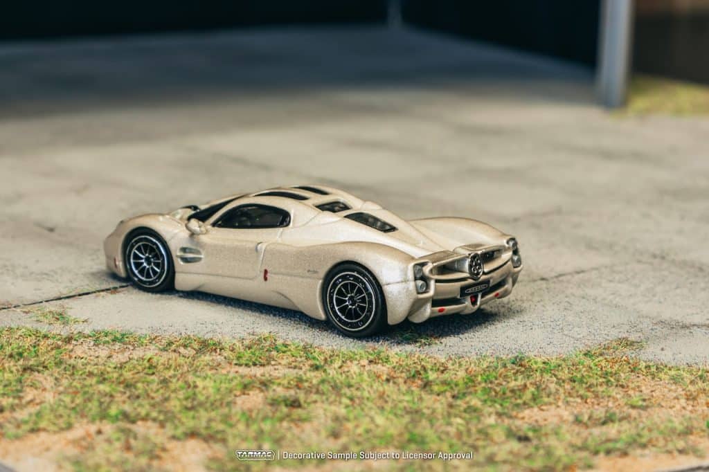 Tarmac Works 1:64 GLOBAL64 Pagani Utopia Rinascimento T64G-TL055-BI