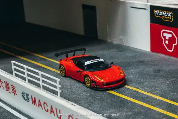 Tarmac Works 1:64 ROAD64 Ferrari 458 Italia GT3 Red T64R-073-RE