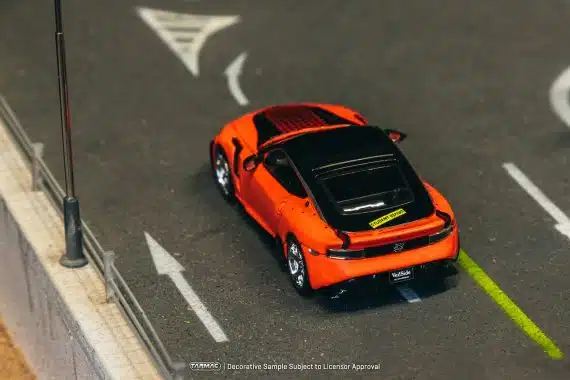 Tarmac Works 1:64 GLOBAL64 Nissan VeilSide FFZ400 Fairlady Z Orange T64G-074-OR