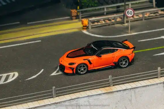 Tarmac Works 1:64 GLOBAL64 Nissan VeilSide FFZ400 Fairlady Z Orange T64G-074-OR