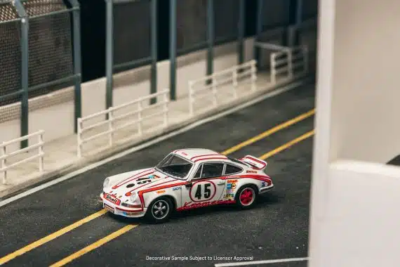 Tarmac Works 1:64 COLLAB64 Porsche 911 Carrera RSR 2.8 24h Le Mans 1973 #45 Winner T64S-023-73LM45
