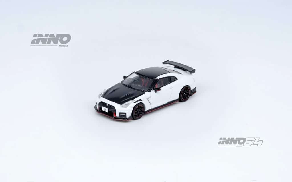 INNO64 1:64 NISSAN GT-R (R35) NISMO White IN64-R35N-WHI