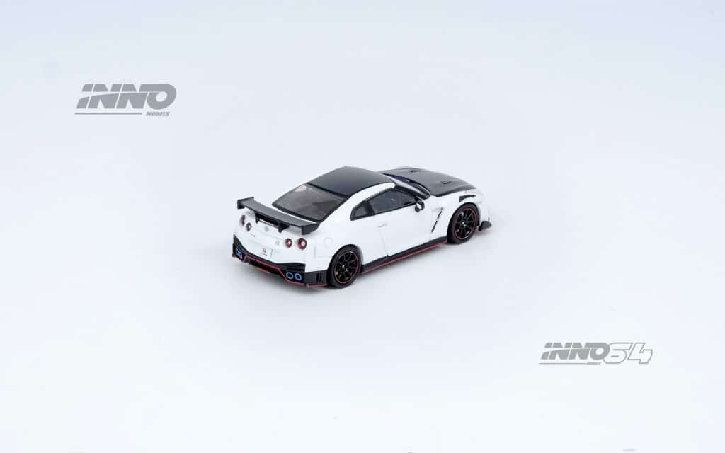 INNO64 1:64 NISSAN GT-R (R35) NISMO White IN64-R35N-WHI