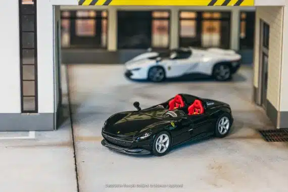 Tarmac Works 1:64 CENTAURIA x IXO COLLECTIONS FERRARI GT 1:64 Magazine ASIA EDITION