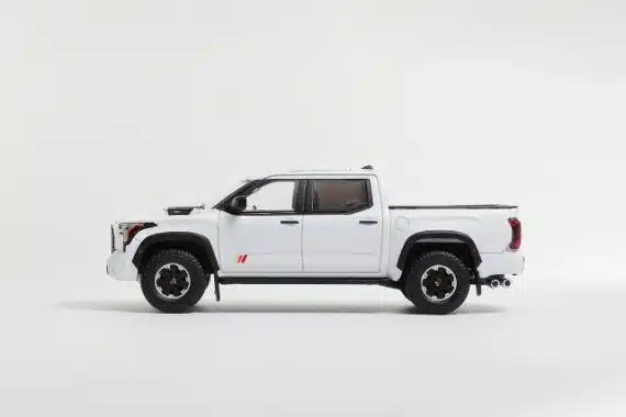 GCD 1:64 Toyota Tundra - White KS-064-490