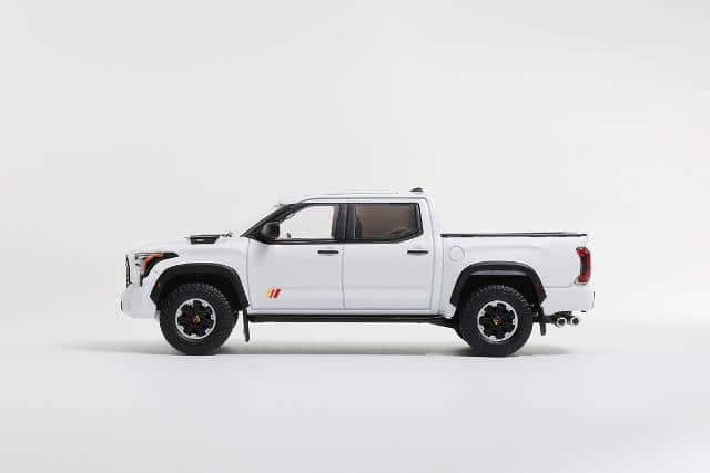 GCD 1:64 Toyota Tundra - White KS-064-490