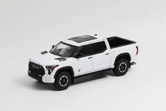 GCD 1:64 Toyota Tundra - White KS-064-490