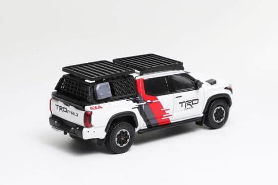 GCD 1:64 Toyota Tundra - White with Red and Black（with accessories）KS-064-494