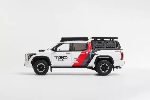 GCD 1:64 Toyota Tundra - White with Red and Black（with accessories）KS-064-494