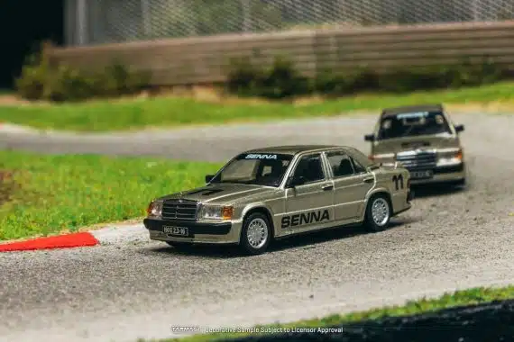 Tarmac Works 1:64 GLOBAL64 Mercedes-Benz 190 E 2.3-16 Race of Champion 1984 Ayrton Senna T64G-047-84ROC11