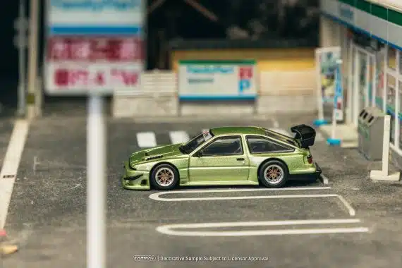 Tarmac Works 1:64 GLOBAL64 Toyota Sprinter Trueno AE86 Widebody Green T64G-060-GR