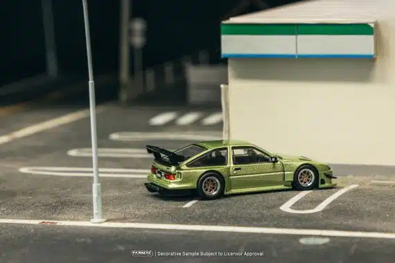 Tarmac Works 1:64 GLOBAL64 Toyota Sprinter Trueno AE86 Widebody Green T64G-060-GR