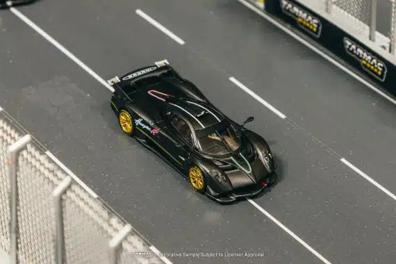 Tarmac Works 1:64 GLOBAL64 Pagani Huayra R Matt Black Carbon Fiber T64G-TL035-MBCF