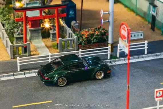 Tarmac Works 1:64 HOBBY64 RWB 964 Green T64-037-GR
