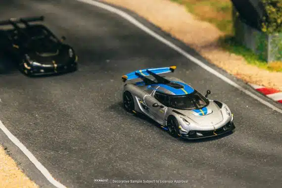 Tarmac Works 1:64 GLOBAL64 Koenigsegg Jesko Attack Silver T64G-TL052-SL