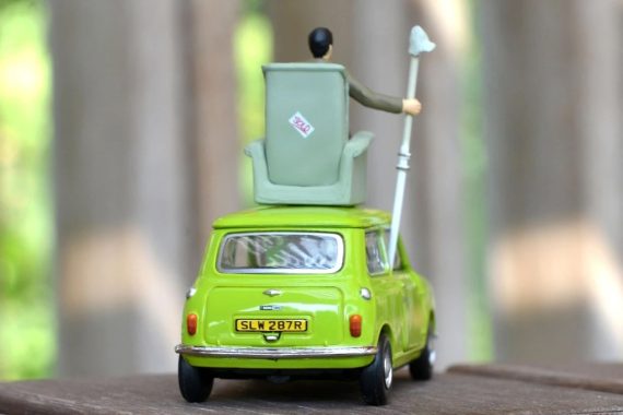 Tiny City Die-cast Model Car - 1/50 Mr Bean's MINI Set with Sofa ATBS027