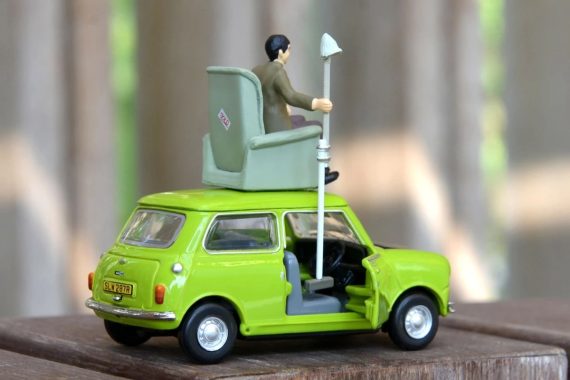 Tiny City Die-cast Model Car - 1/50 Mr Bean's MINI Set with Sofa ATBS027