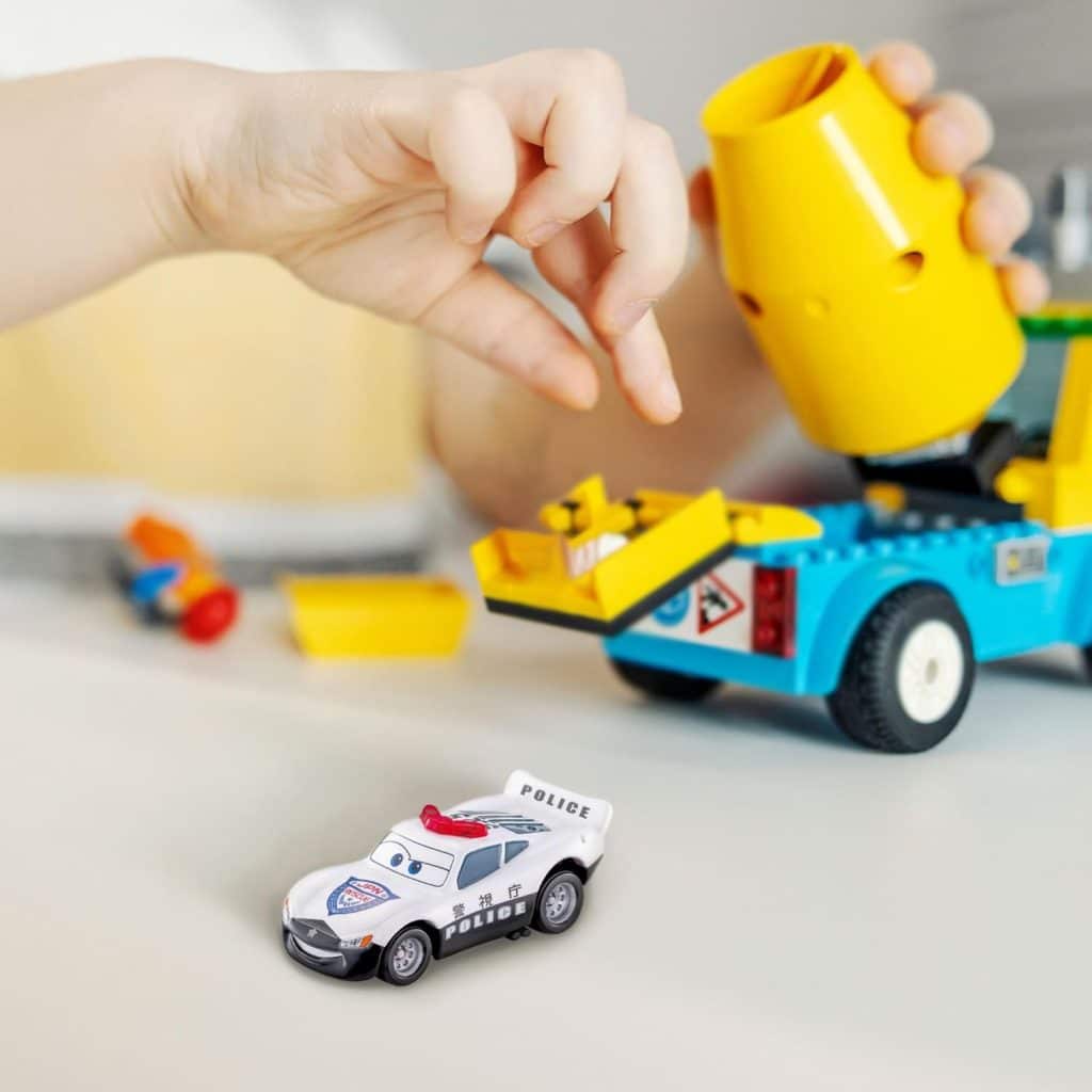 Takara Tomy Disney Cars Tomica C-36 Lightning McQueen (Police Car Type)