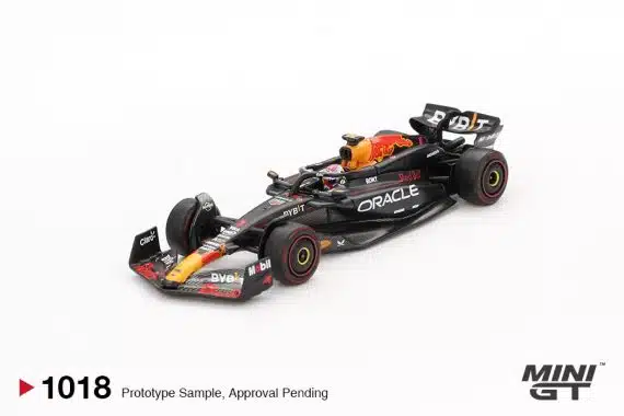 MINI GT No.1018 Oracle Red Bull Racing RB20 #1 Max Verstappen  2024 F1 2024 Bahrain GP Winner MGT01018