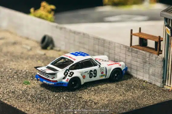 Tarmac Works 1:64 COLLAB64 Porsche 911 Carrera RSR 3.0 24h Le Mans 1975 #69 T64S-024-75LM69