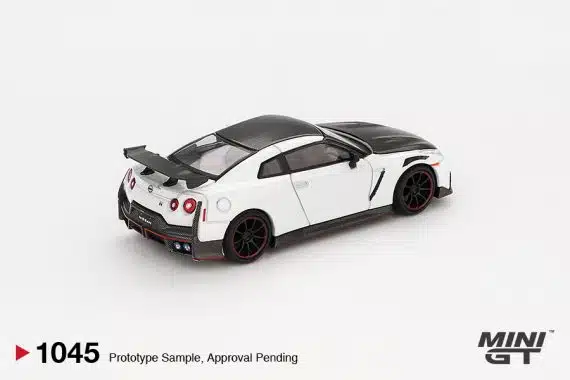 MINI GT No.1045 Nissan GT-R Nismo 2024 Brilliant White Pearl MGT01045