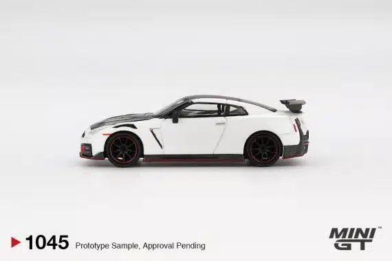MINI GT No.1045 Nissan GT-R Nismo 2024 Brilliant White Pearl MGT01045