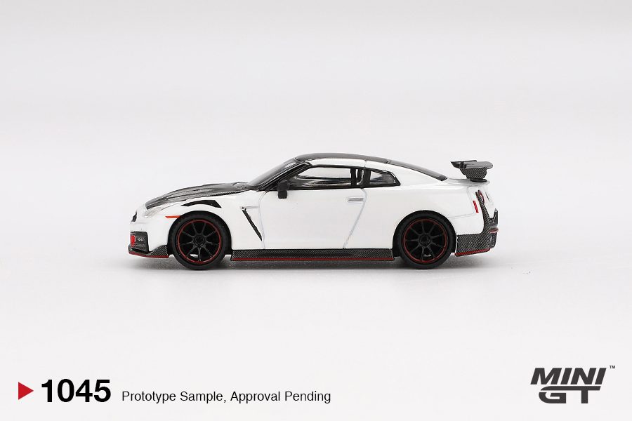 MINI GT No.1045 Nissan GT-R Nismo 2024 Brilliant White Pearl MGT01045