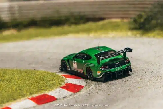 Tarmac Works 1:64 HOBBY64 Bentley Continental GT3 Blancpain GT Series 2018 Testing Livery T64-030-18BGT7