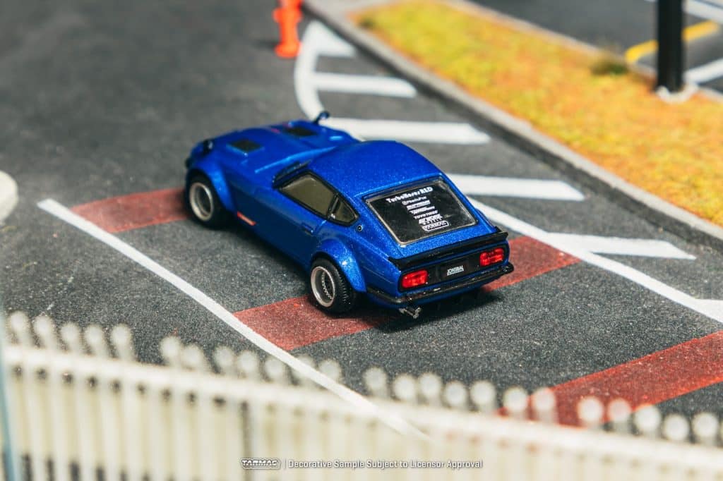 Tarmac Works 1:64 GLOBAL64 Nissan Fairlady Z S30 Widebody - Designed by Jon Sibal Blue T64G-062-BL
