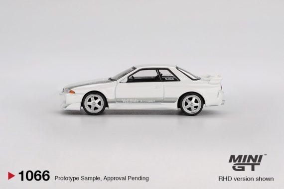 MINI GT No.1066 Nissan Skyline GT-R (R32) VeilSide Combat C-I White MGT01066