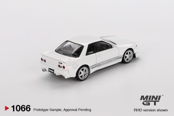 MINI GT No.1066 Nissan Skyline GT-R (R32) VeilSide Combat C-I White MGT01066