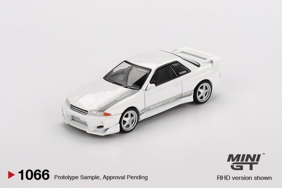 MINI GT No.1066 Nissan Skyline GT-R (R32) VeilSide Combat C-I White MGT01066