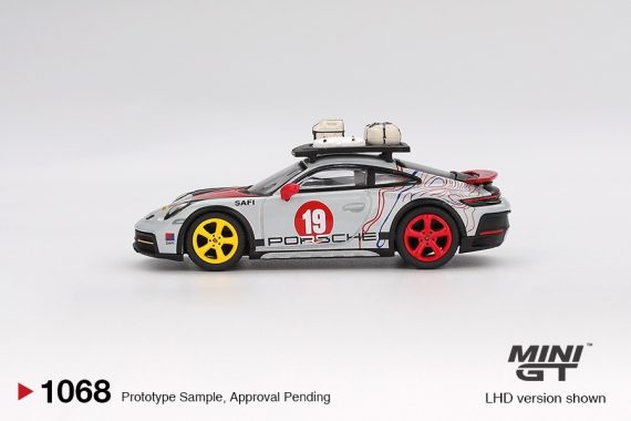 MINI GT No.1068 Porsche 911 Dakar "Uncle Rally" MGT01068