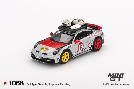 MINI GT No.1068 Porsche 911 Dakar "Uncle Rally" MGT01068