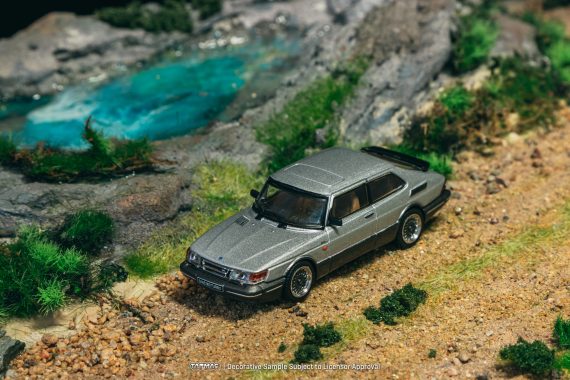 Tarmac Works 1:64 GLOBAL64 Saab 900 Turbo Silver T64G-056-SL
