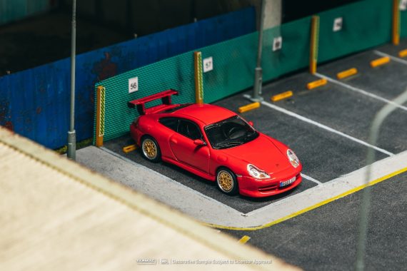 Tarmac Works 1:64 GLOBAL64 Porsche 911 GT3 (type 996) Red T64G-069-RE