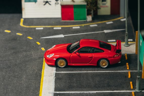 Tarmac Works 1:64 GLOBAL64 Porsche 911 GT3 (type 996) Red T64G-069-RE