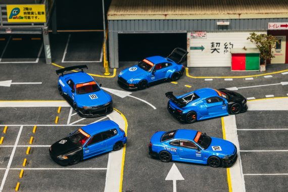 Tarmac Works 1:64 Tarmac Works 10th Anniversary Box Set 5 Model Cars + Trading Cards Combo Set T64-BOXSET-10TH